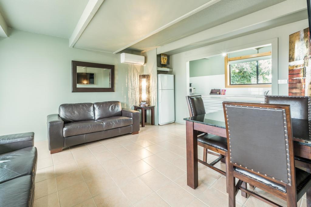 Orbost Motel Bagian luar foto